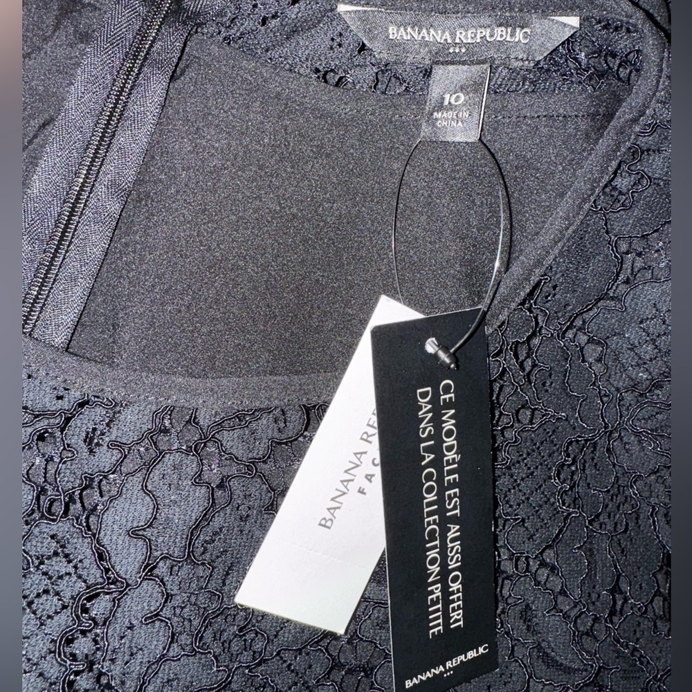 NWT Banana Republic
Black Lace Dress With 3/4 Bell Sleeves Size 10 - Picture 4 of 5